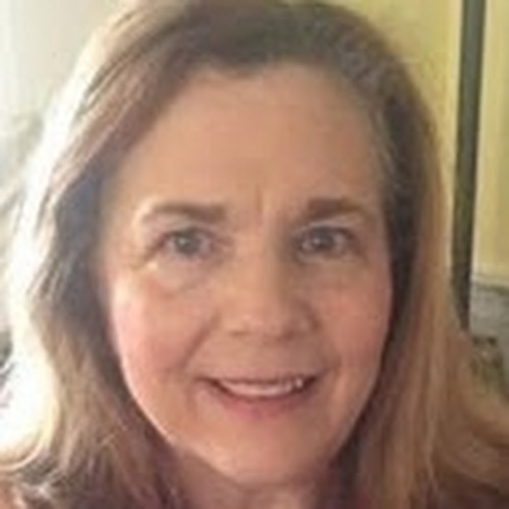 Meet your Posher, Lyda costello
